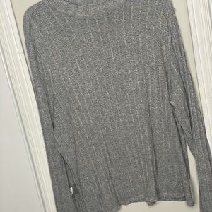 Long-sleeved sweater